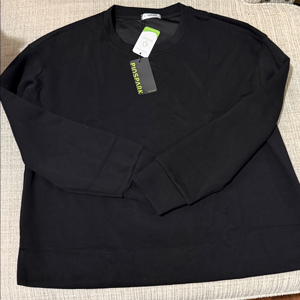 ⭐️Soft Women's Black Crew